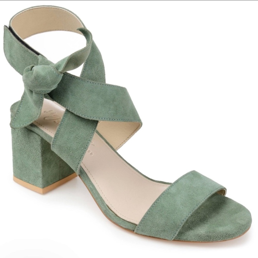 Journee Collection green nether low heel